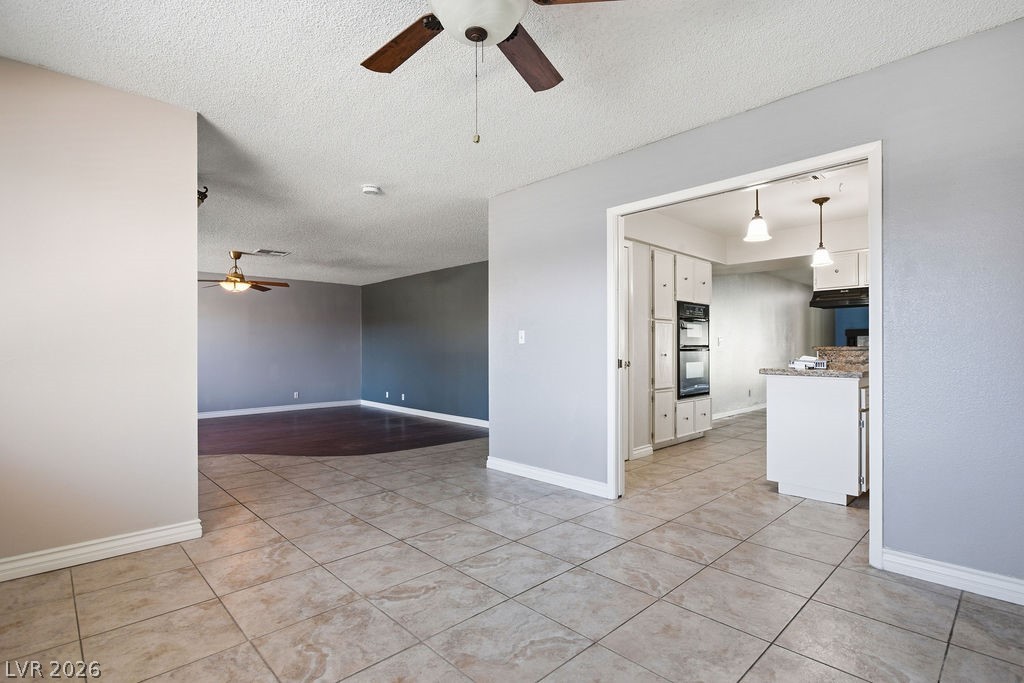 4561 Paseo El Rio Drive Las Vegas, NV 89121 - Photo 7 of 35
