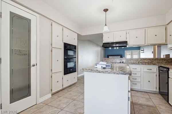 $2,950 | 4561 Paseo El Rio Drive, Las Vegas, NV 89121