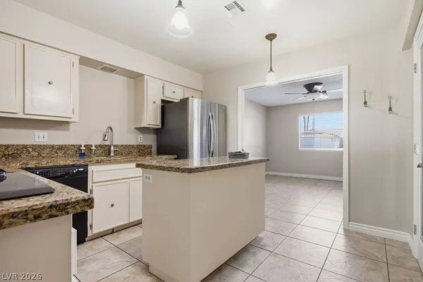 $2,950 | 4561 Paseo El Rio Drive, Las Vegas, NV 89121