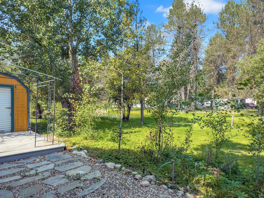 30 F Street Cascade, ID 83611 - Photo 14 of 27 Stone Pavers