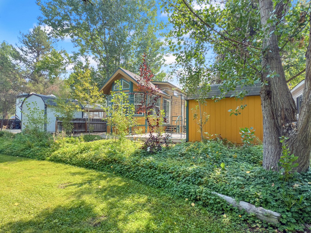 30 F Street Cascade, ID 83611 - Photo 4 of 27 Borders Common Area