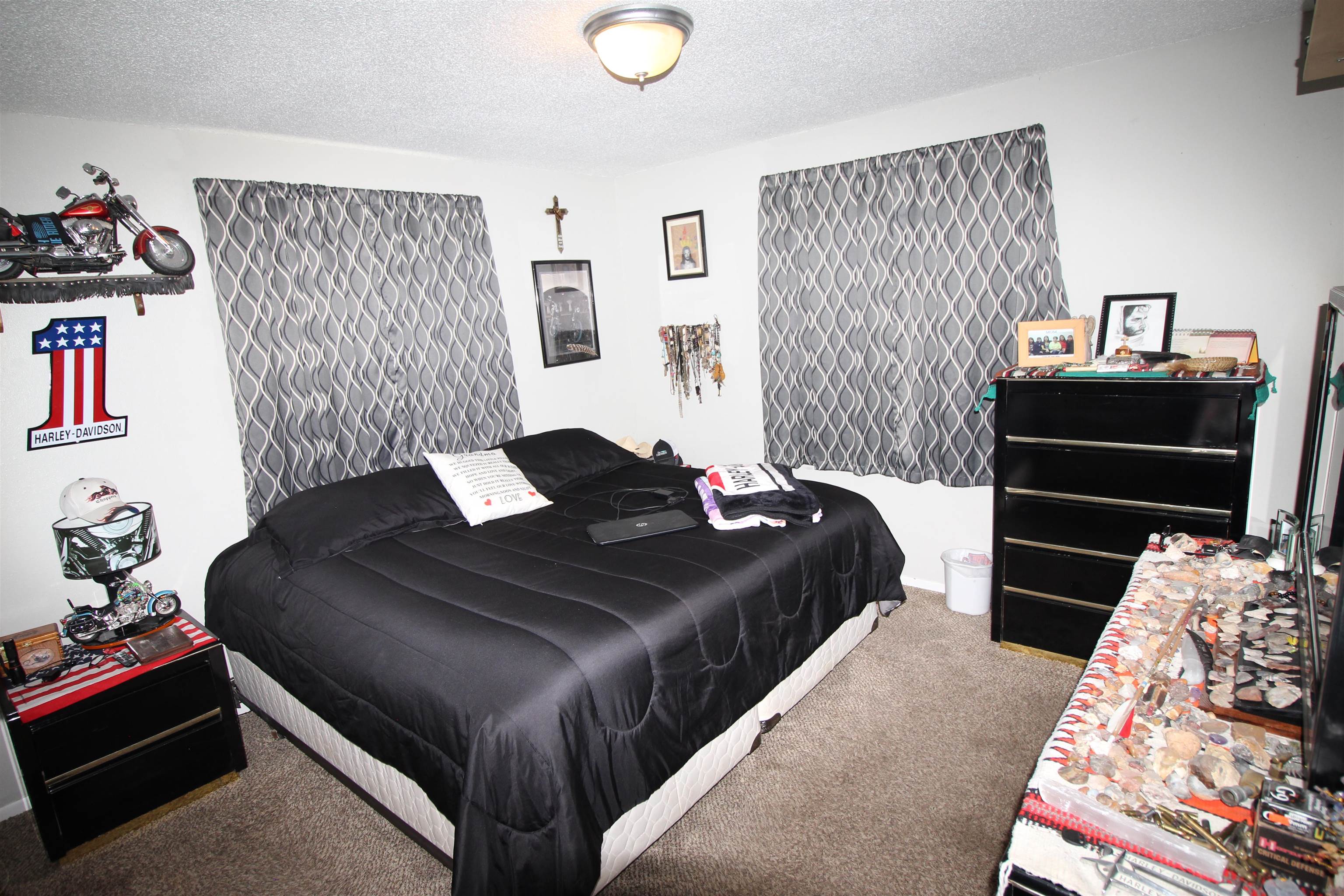 644 Highview Road Clifton, CO 81520 - Photo 7 of 14 a bedroom with a bed and a dresser
