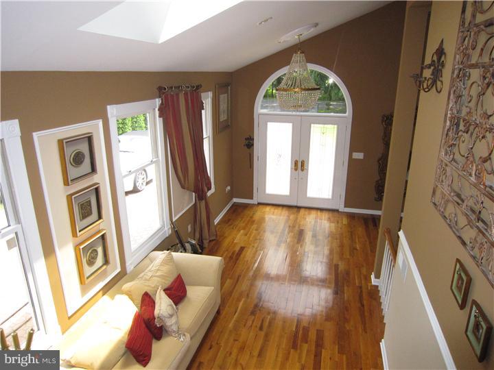 1048 Sorrel Road Huntingdon Valley, PA 19006 - Photo 18 of 25 Foyer