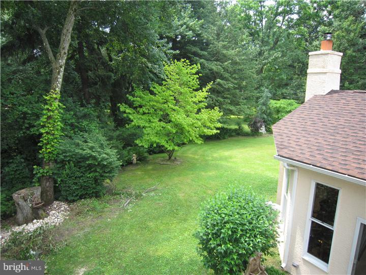 1048 Sorrel Road Huntingdon Valley, PA 19006 - Photo 25 of 25 Exterior Side
