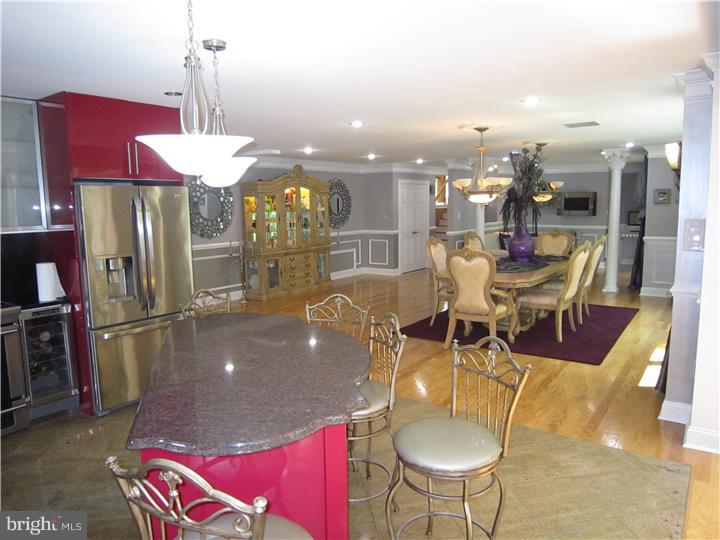 1048 Sorrel Road Huntingdon Valley, PA 19006 - Photo 7 of 25 Kitchen