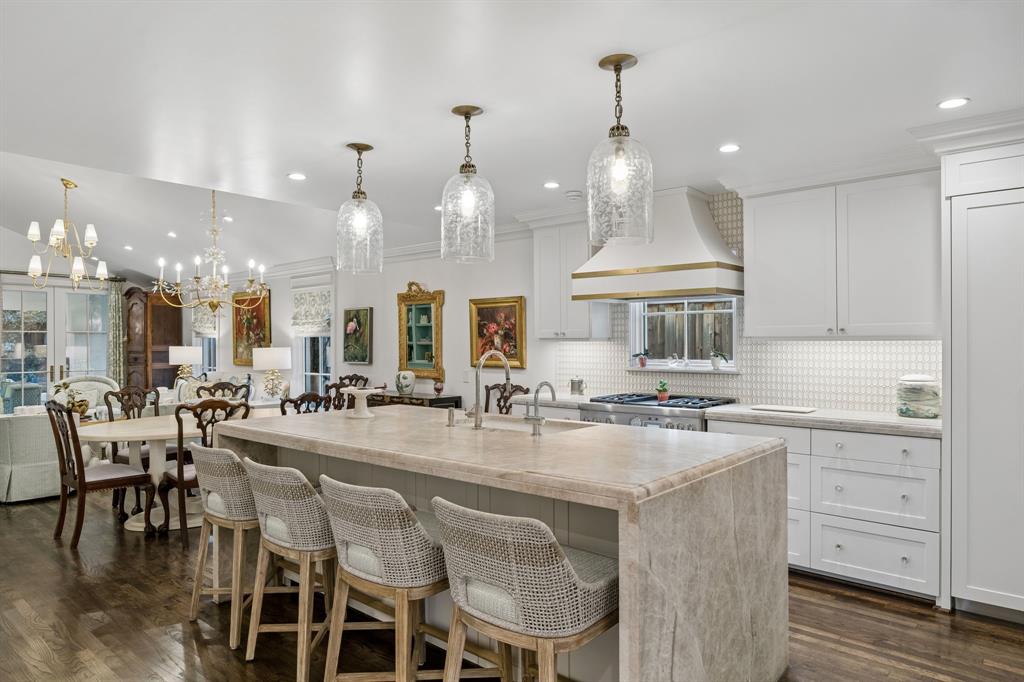 8111 Chadbourne Road Dallas, TX 75209 - Photo 5 of 33