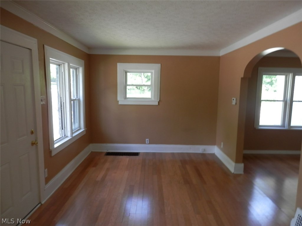 4662 Kent Road Stow, OH 44240 - Photo 2 of 11