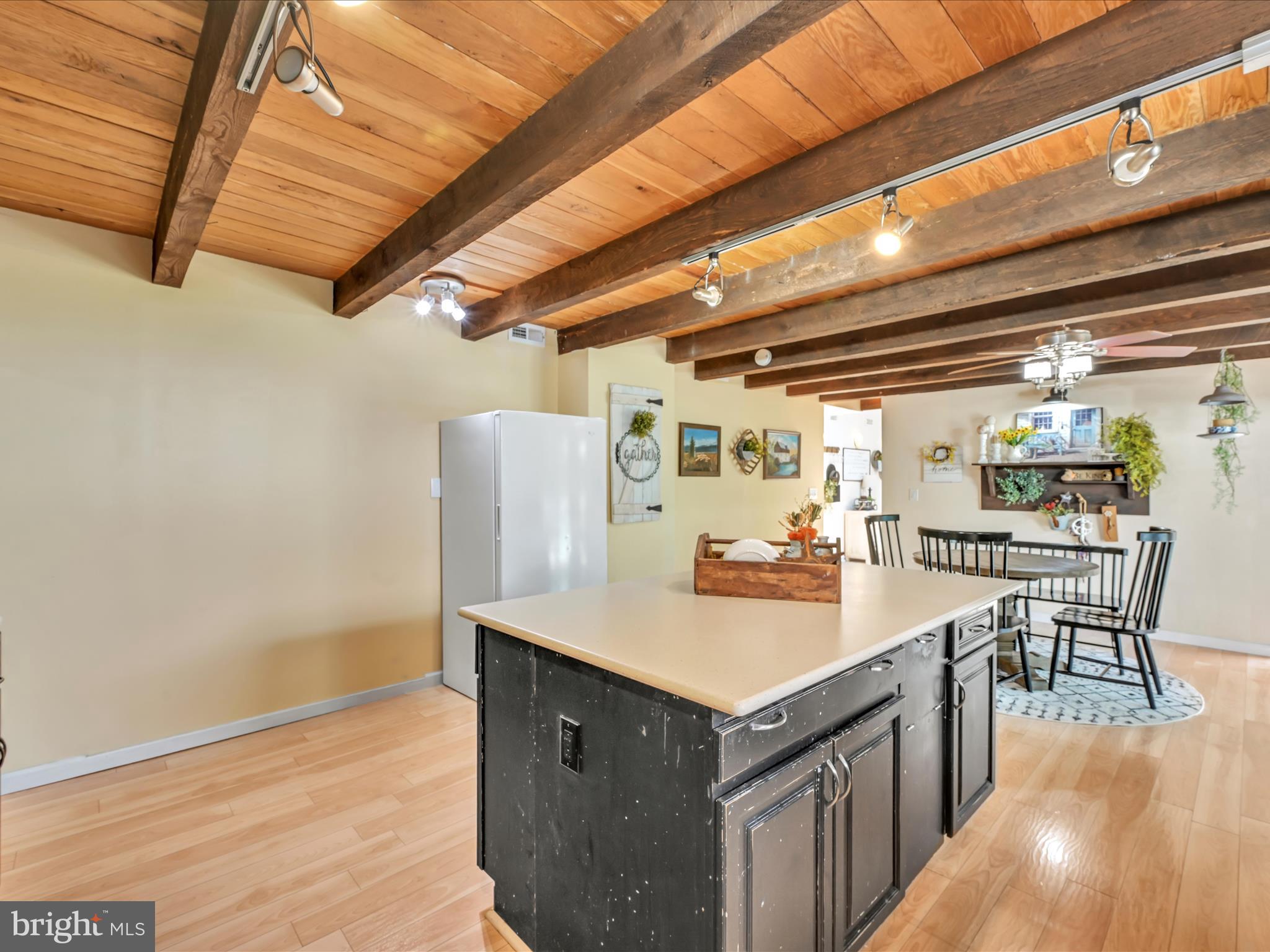 322 Indian Head Road Columbia, PA 17512 - Photo 11 of 49 Kitchen