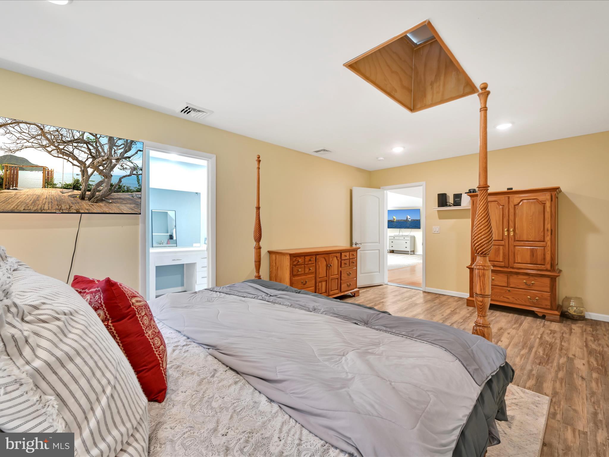 322 Indian Head Road Columbia, PA 17512 - Photo 22 of 49 Primary Bedroom