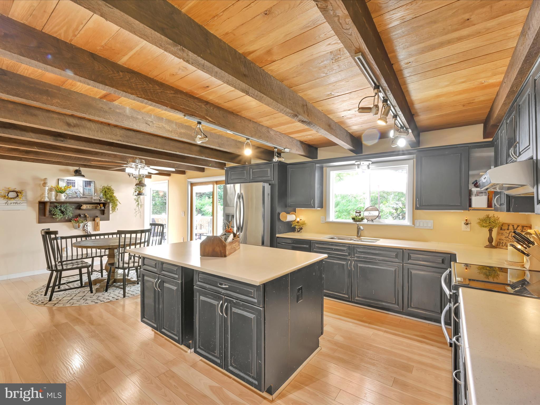 322 Indian Head Road Columbia, PA 17512 - Photo 10 of 49 Kitchen