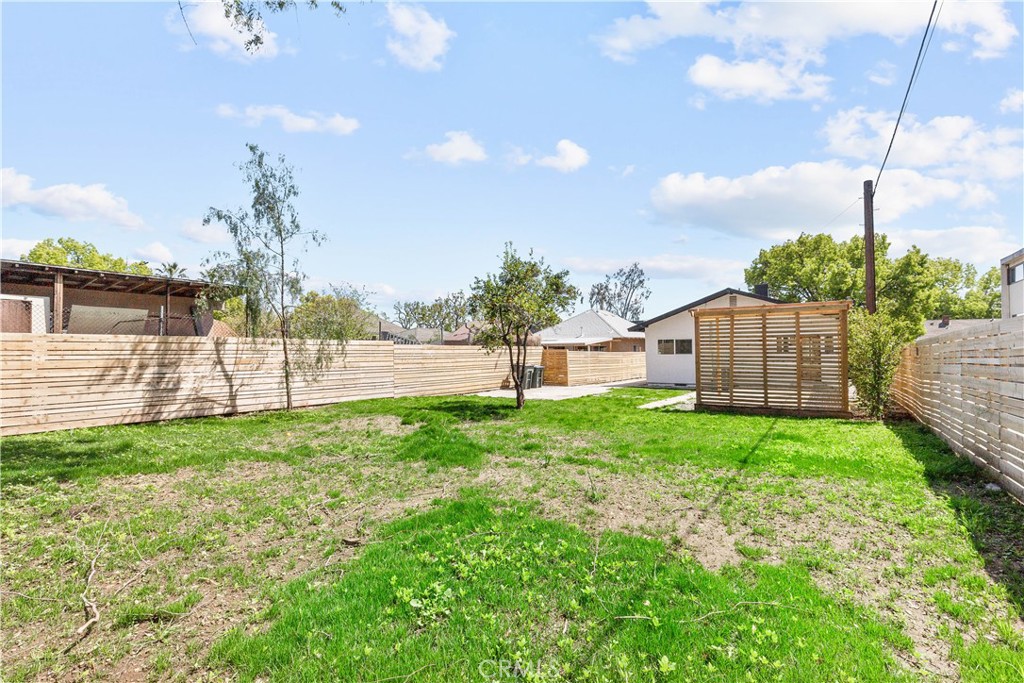 109 Painter Street Pasadena, CA 91103 - Photo 30 of 30 a view of a garden