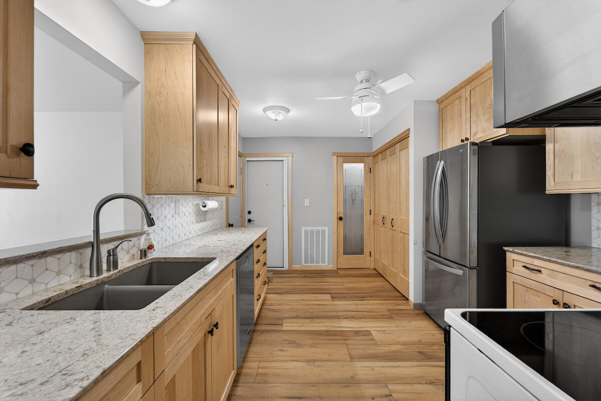 3148 Wood Road, Unit 1 Mount Pleasant, WI 53406 - Photo 8 of 20 Quartz Counters