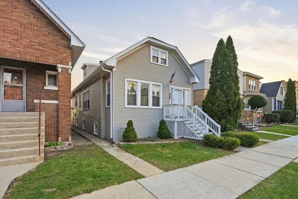 $455,000 | 5135 West Melrose Street, Chicago, IL 60641