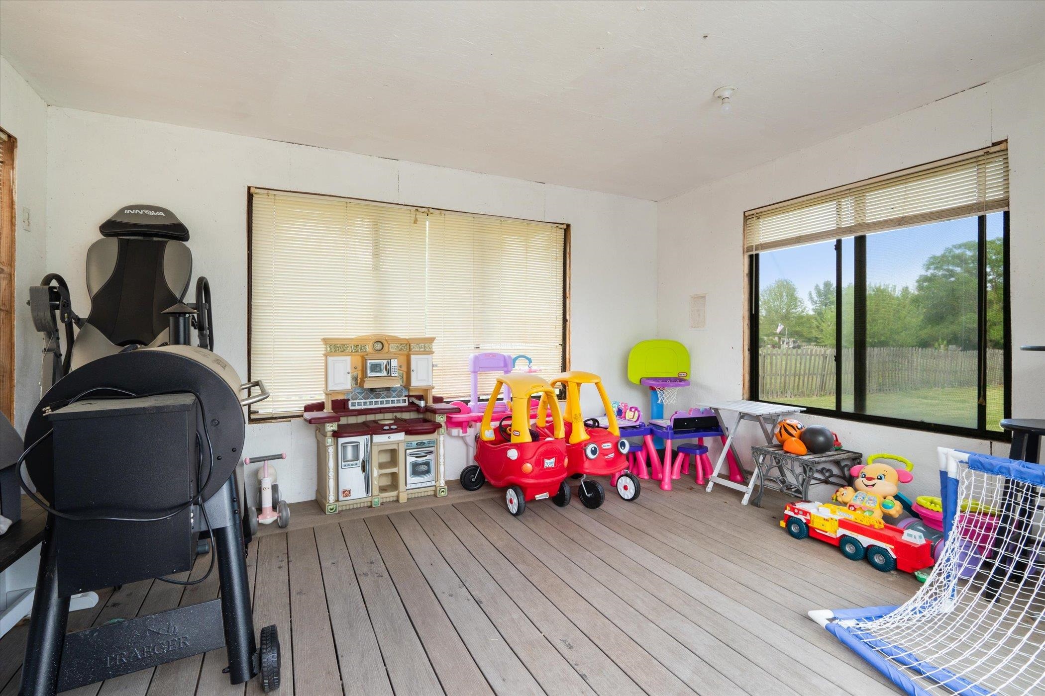 1497 Parke Street Rochester, MI 48307 - Photo 27 of 33 50175169-9fd54de5-e246-4a78-b195-5788be1cc008.JPG