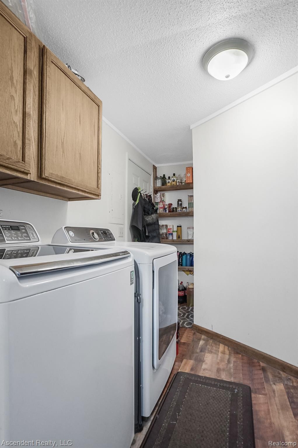 2789 Hickory Lawn Road Rochester, MI 48307 - Photo 19 of 24 Laundry area