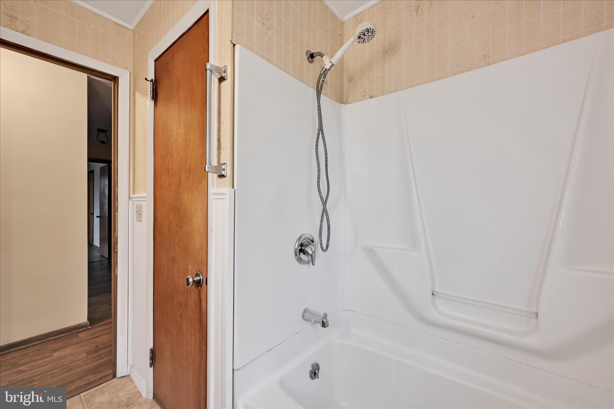 1225 Shumaker Road Manheim, PA 17545 - Photo 17 of 36 Bathroom