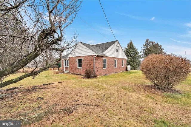 $409,000 | 1225 Shumaker Road, Manheim, PA 17545