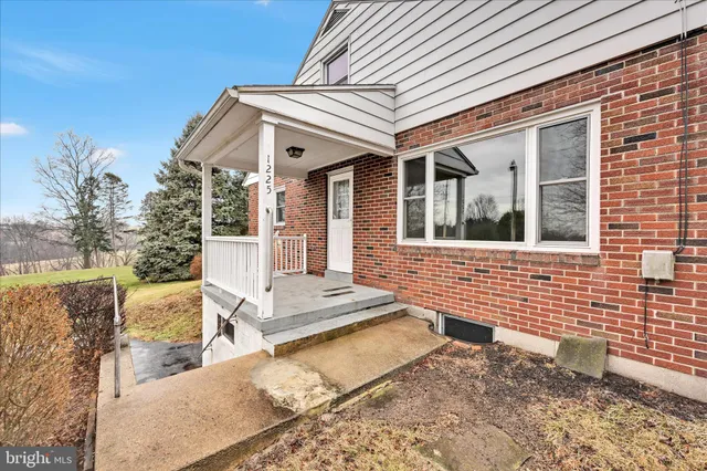 $409,000 | 1225 Shumaker Road, Manheim, PA 17545