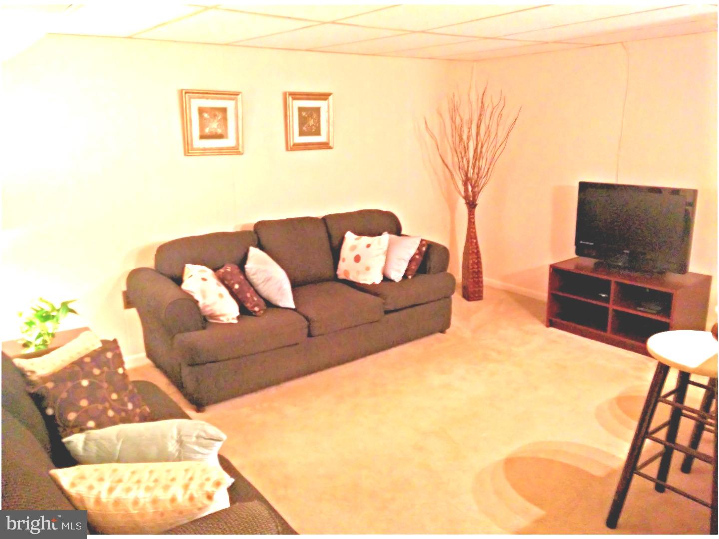 2807 Shelly Road Philadelphia, PA 19152 - Photo 19 of 25 Rec Room