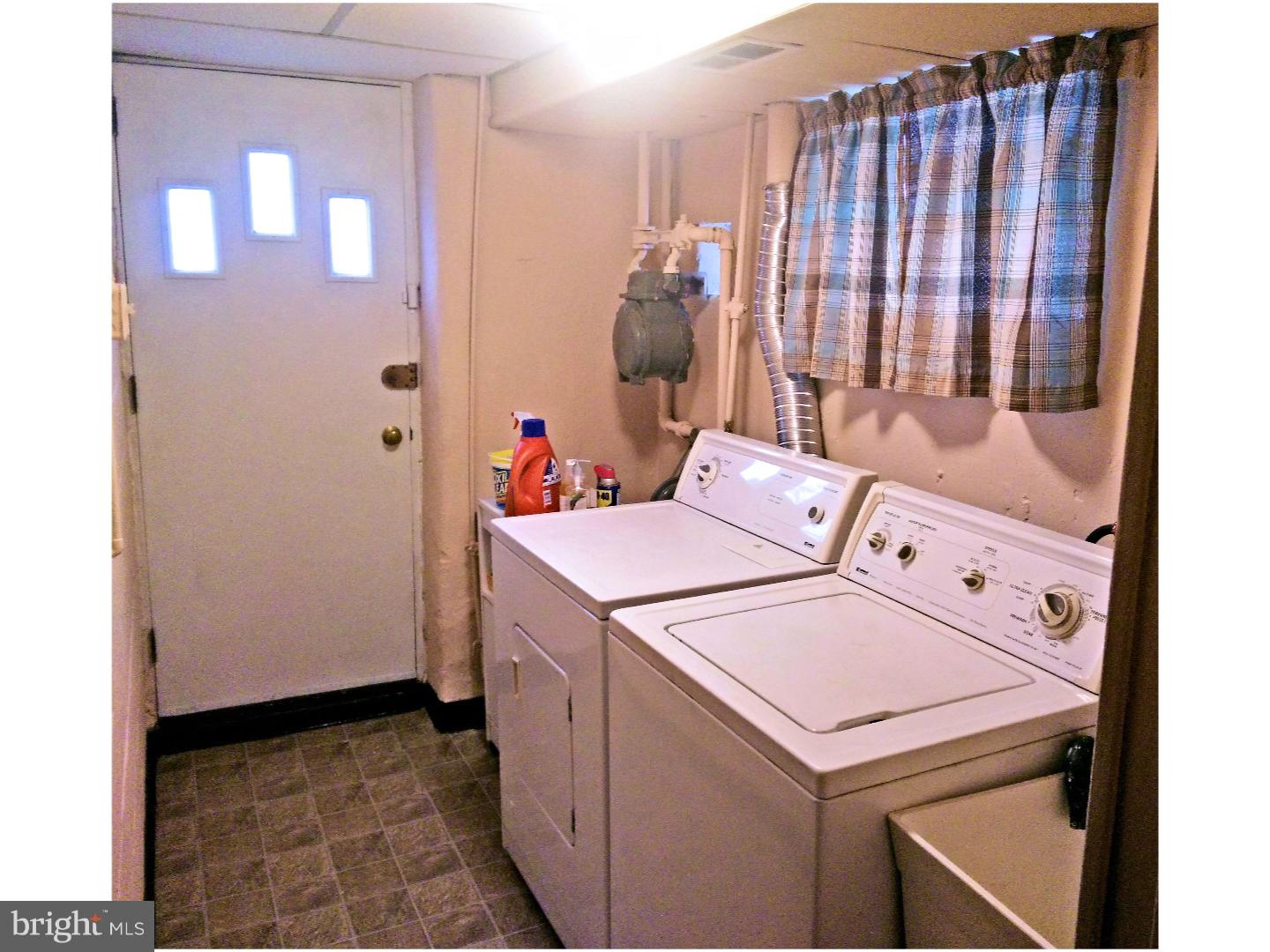 2807 Shelly Road Philadelphia, PA 19152 - Photo 22 of 25 Laundry Room