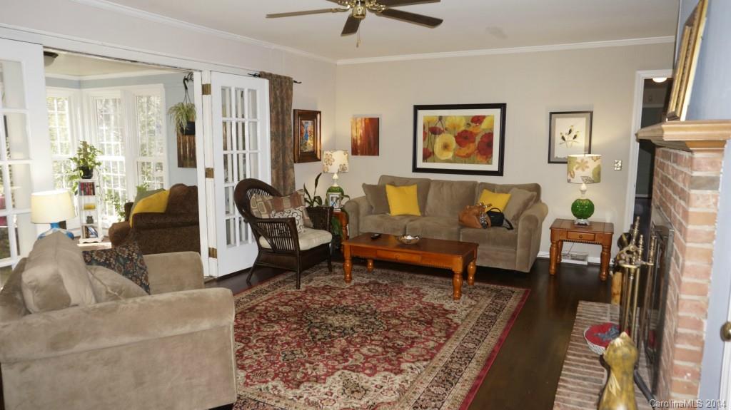 5950 Gate Post Road, Unit 3 Charlotte, NC 28211 - Photo 4 of 24 Gallery Image 4