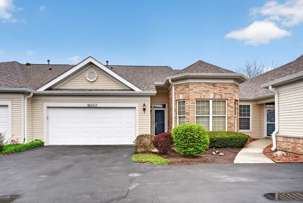 $249,900 | 16243 Tomahawk Lake Court, Crest Hill, IL 60403