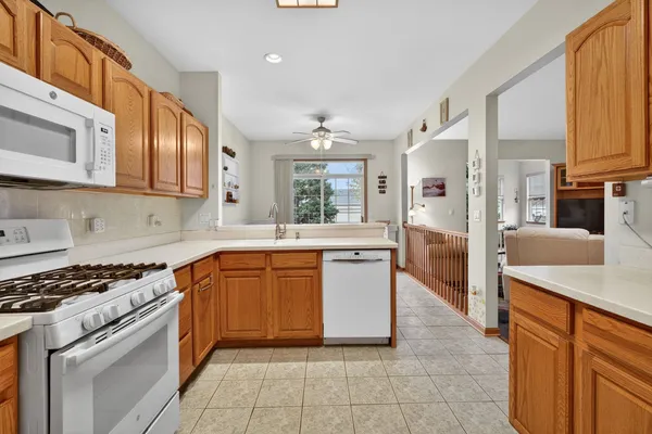 $249,900 | 16243 Tomahawk Lake Court, Crest Hill, IL 60403