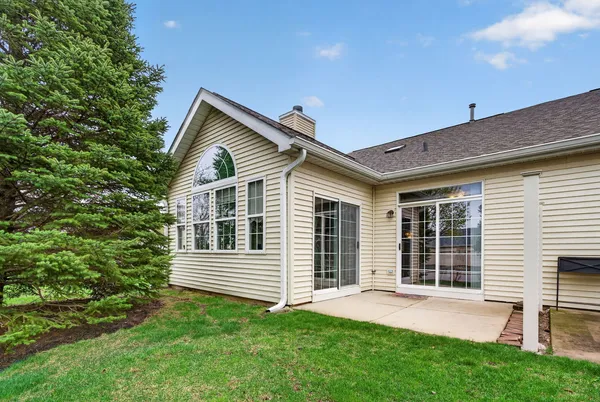 $249,900 | 16243 Tomahawk Lake Court, Crest Hill, IL 60403