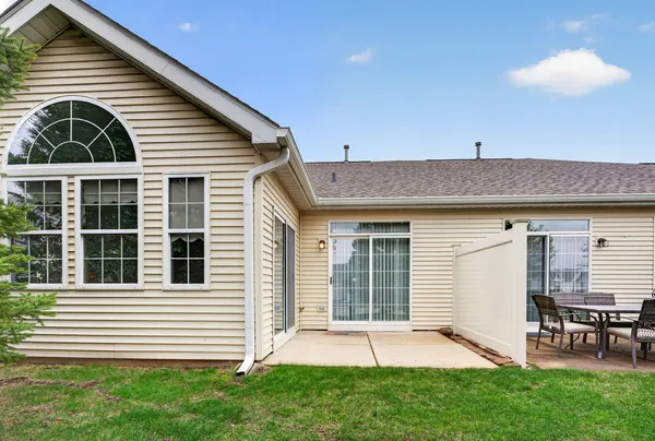$249,900 | 16243 Tomahawk Lake Court, Crest Hill, IL 60403