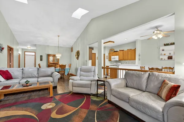$249,900 | 16243 Tomahawk Lake Court, Crest Hill, IL 60403