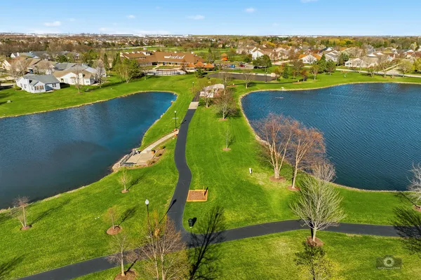 $249,900 | 16243 Tomahawk Lake Court, Crest Hill, IL 60403