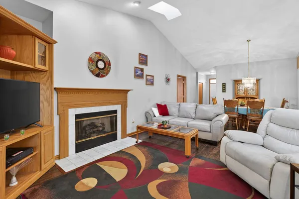 $249,900 | 16243 Tomahawk Lake Court, Crest Hill, IL 60403