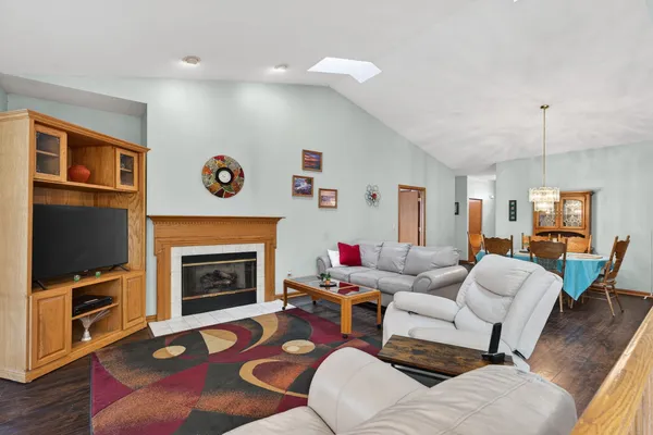 $249,900 | 16243 Tomahawk Lake Court, Crest Hill, IL 60403