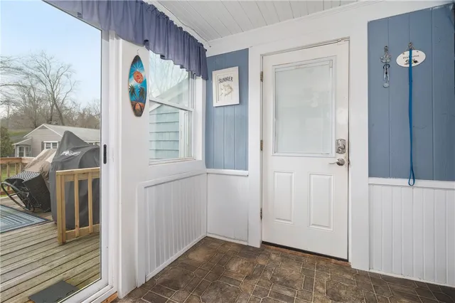 $500,000 | 1261 Putnam Pike, Glocester, RI 02814