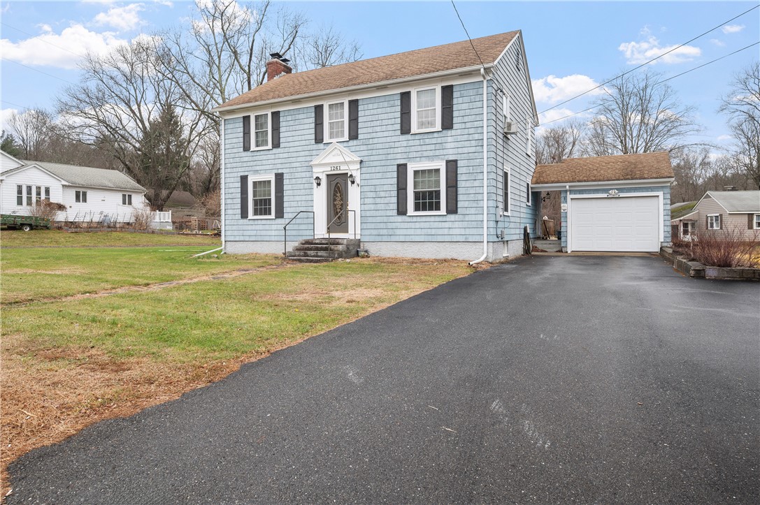 1261 Putnam Pike Glocester, RI 02814 - Photo 4 of 25