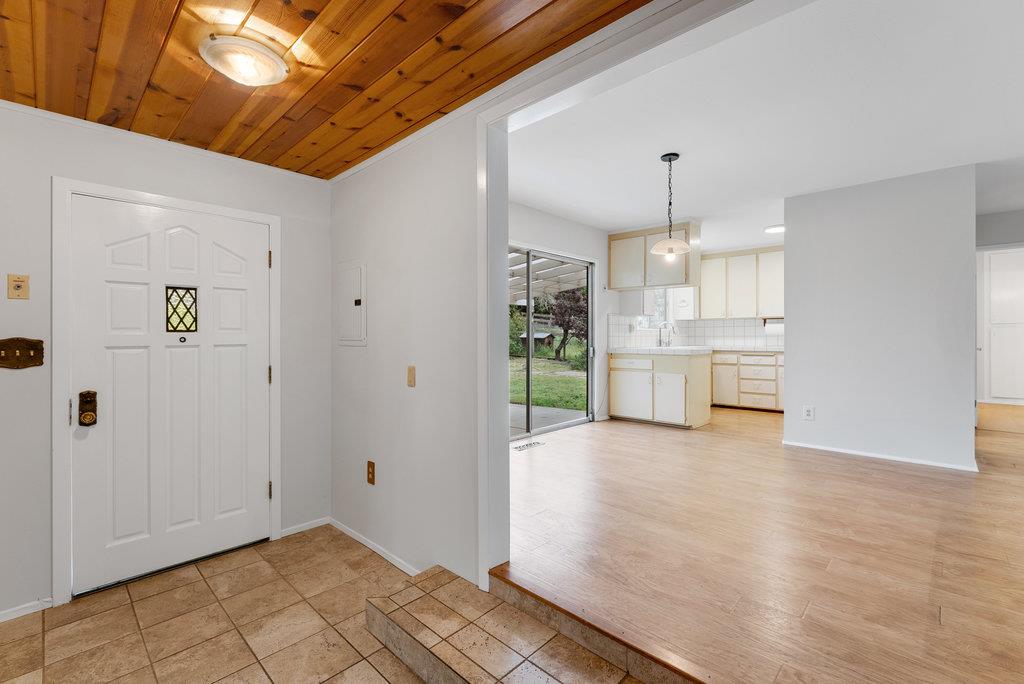365 Nelson Road Scotts Valley, CA 95066 - Photo 6 of 34 Gallery Image 6