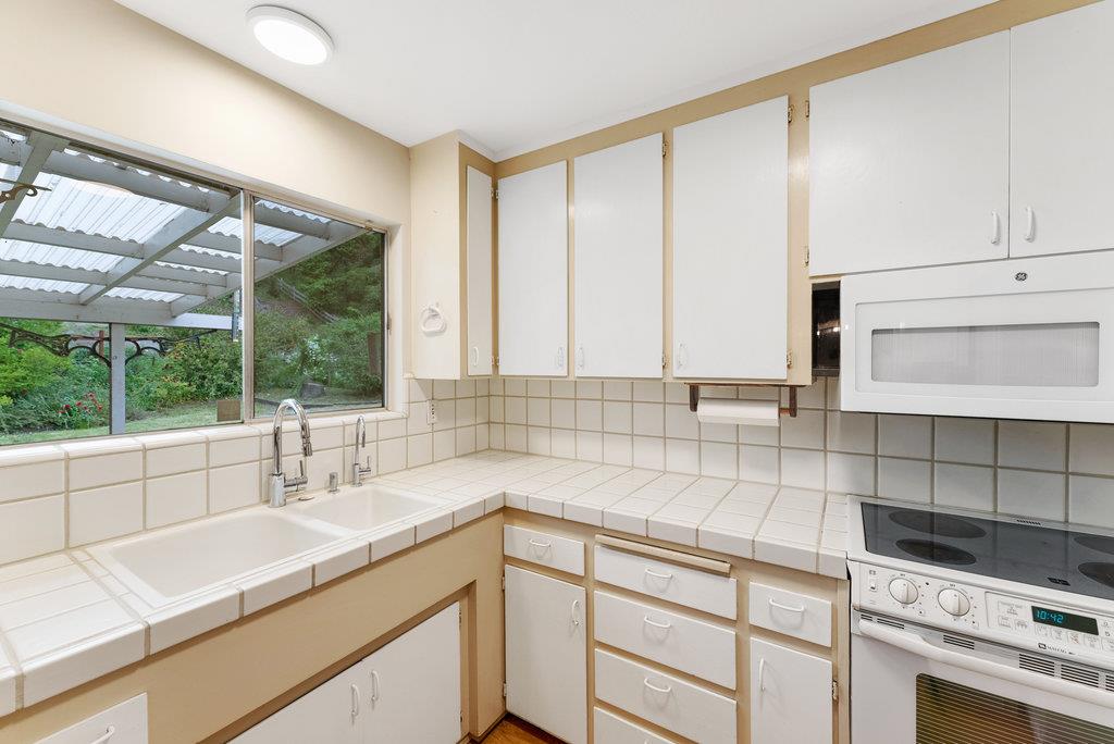365 Nelson Road Scotts Valley, CA 95066 - Photo 9 of 34 Gallery Image 9