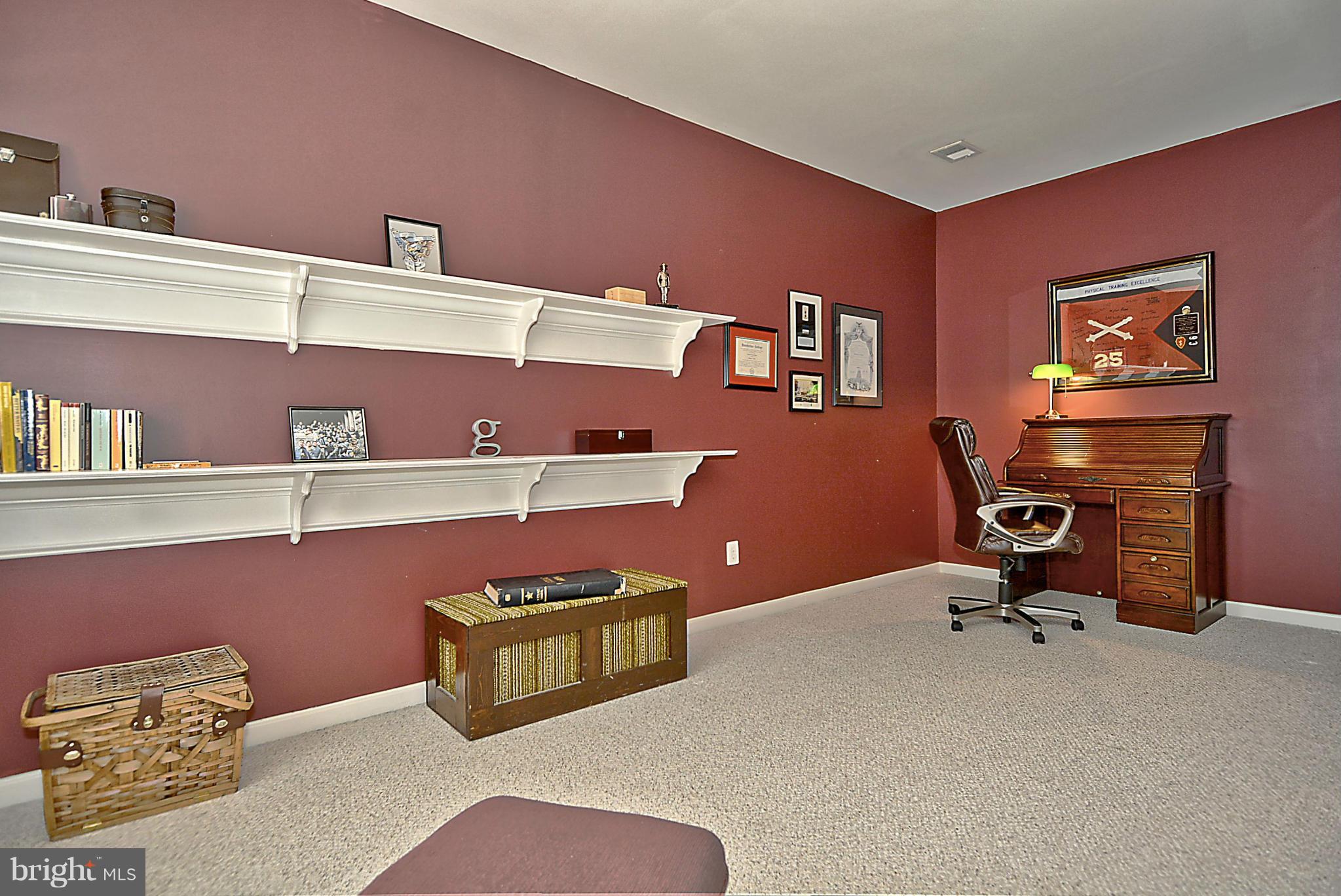 9062 Roaring Spring Loop Bristow, VA 20136 - Photo 22 of 30 Bonus rm has room for a nice desk too!