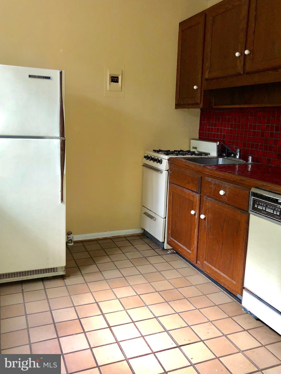 2710 Macomb Street Northwest, Unit 207 Washington, DC 20008 - Photo 4 of 14 Kitchen