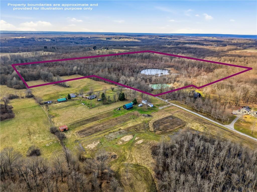 a view of an outdoor space