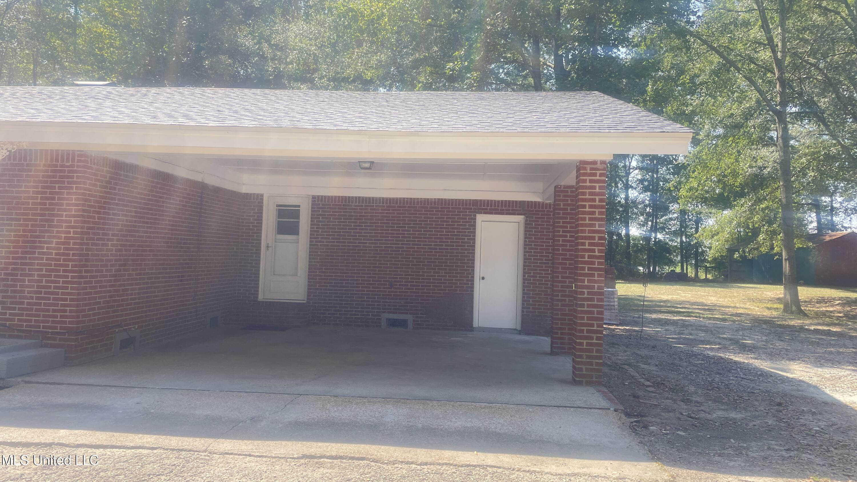 9855 Highway 501 Forest, MS 39074 - Photo 2 of 29 IMG_6823