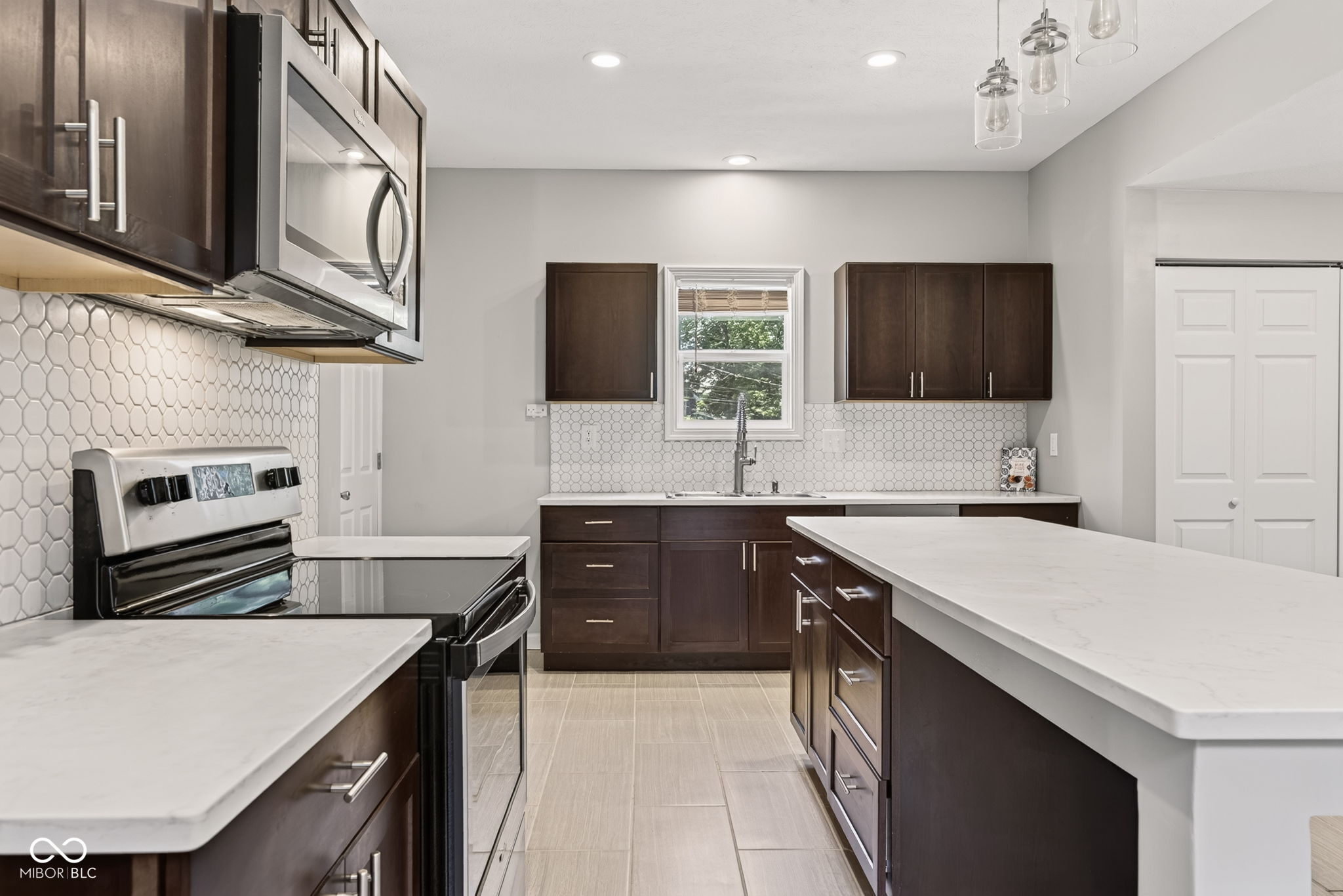 1037 Keystone Avenue Indianapolis, IN 46201 - Photo 12 of 32