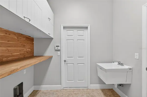 $4,200 | 15921 Persimmon Grove Drive, Lithia, FL 33547