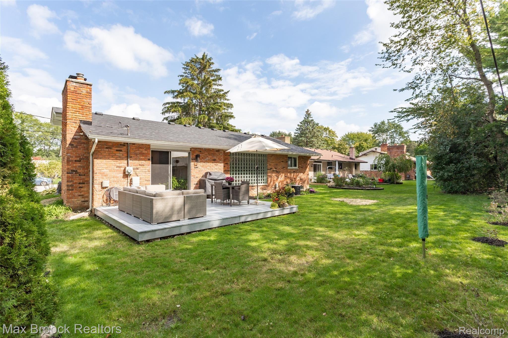 30051 Rambling Road Southfield, MI 48076 - Photo 26 of 42 244A8727.jpg