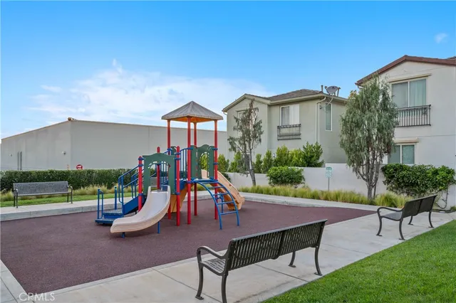 $4,600 | 12042 Stanley Park Court, Hawthorne, CA 90250