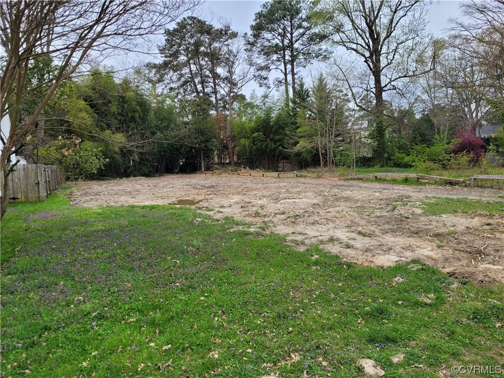 5911 Fergusson Road Richmond, VA 23226 - Photo 3 of 4 a view of backyard with green space
