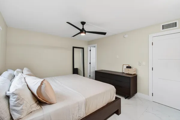 $2,500 | 322 North Federal Highway, Unit 137, Deerfield Beach, FL 33441