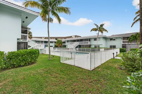 $2,500 | 322 North Federal Highway, Unit 137, Deerfield Beach, FL 33441