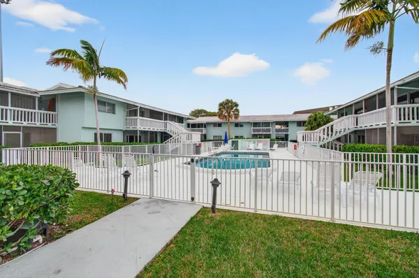 $2,500 | 322 North Federal Highway, Unit 137, Deerfield Beach, FL 33441