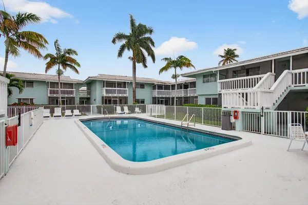 $2,500 | 322 North Federal Highway, Unit 137, Deerfield Beach, FL 33441